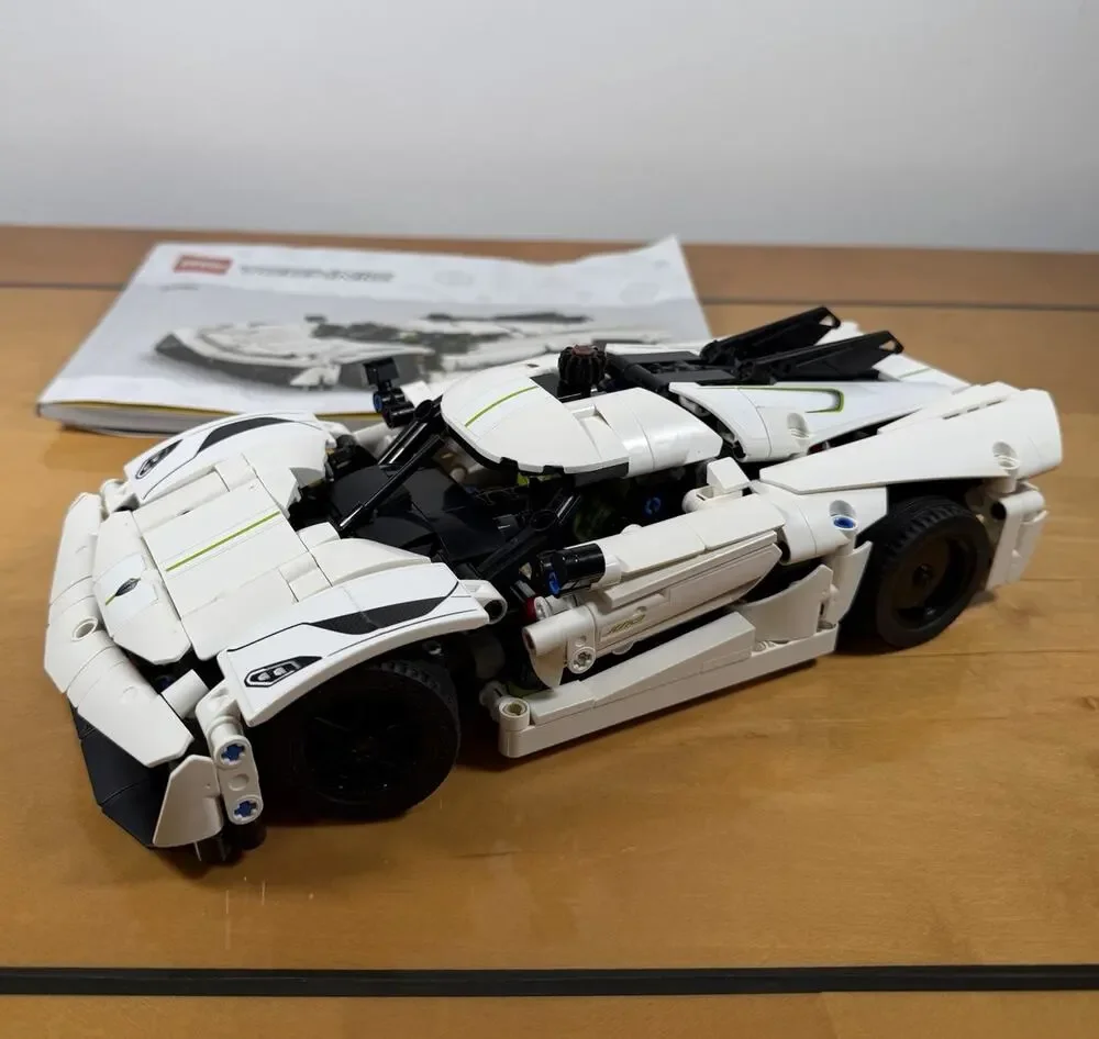 Rare LEGO Technic Koenigsegg Jesko Absolut White Hypercar 42184 Rare!